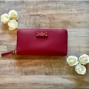 Kate Spade Zip Around Wallet (NWOT)